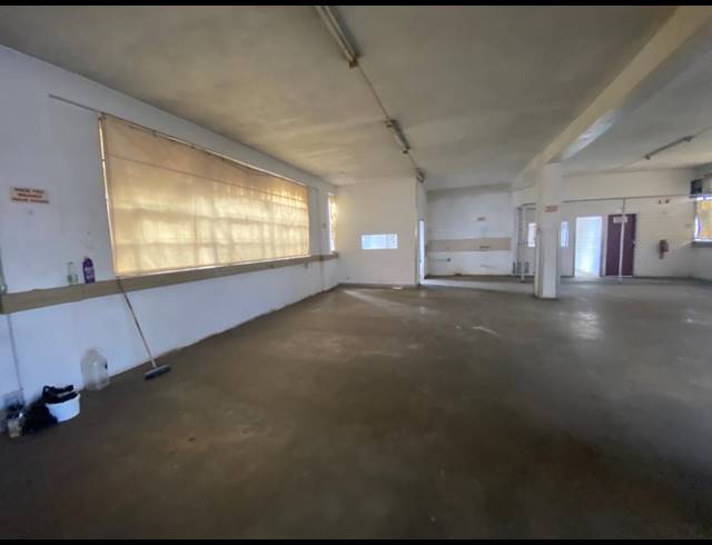 340M² WAREHOUSE TO LET IN NEWLANDS